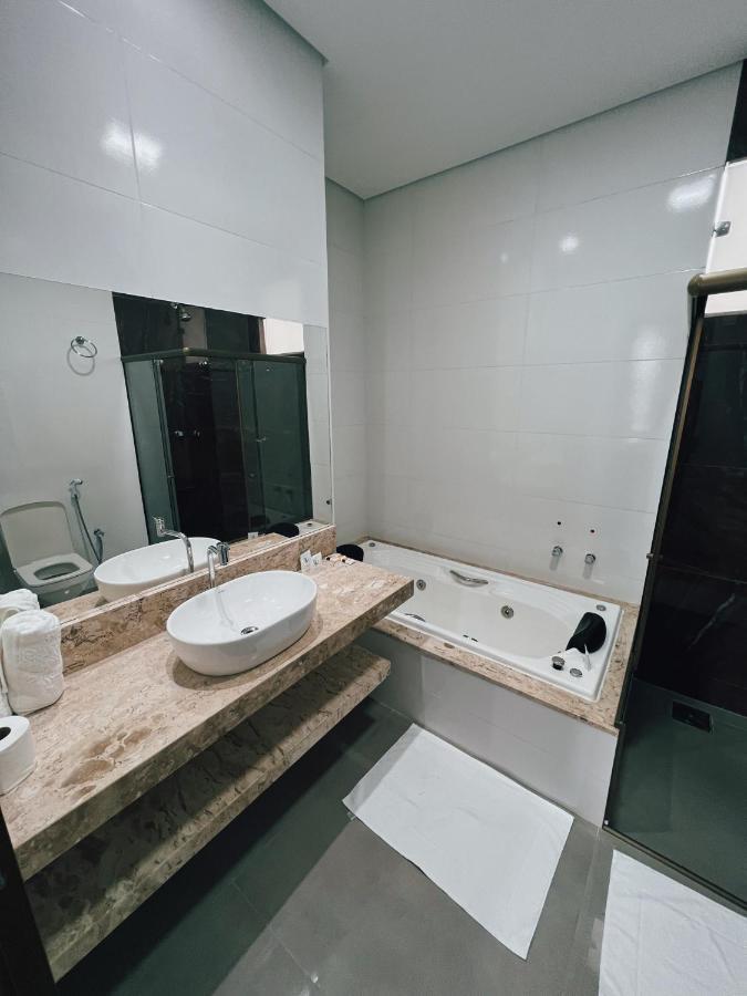 Hotel Esmeralda Verde Teófilo Otoni エクステリア 写真